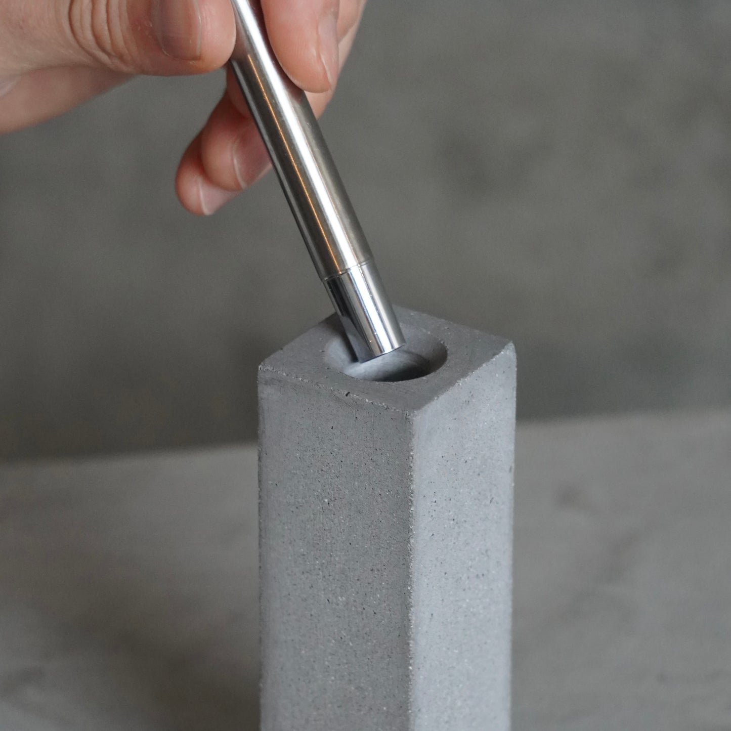 NEW ARRIVAL / Concrete PenStand The Single